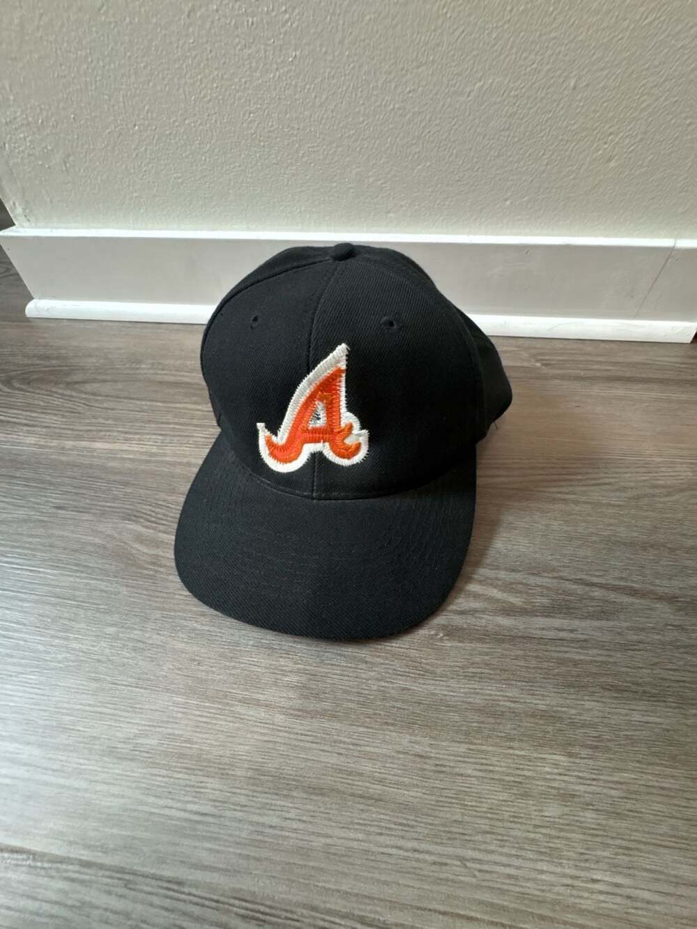 Vintage Atlanta Braves Embroidered Logo Snapback Hat by Otto Cap
